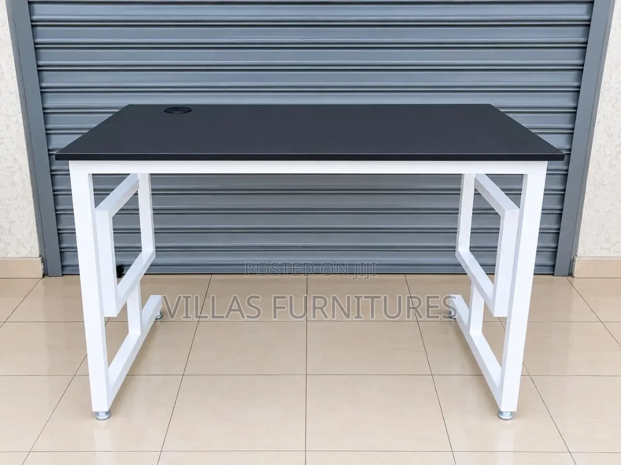 Well Furnished Metallic Study Table
