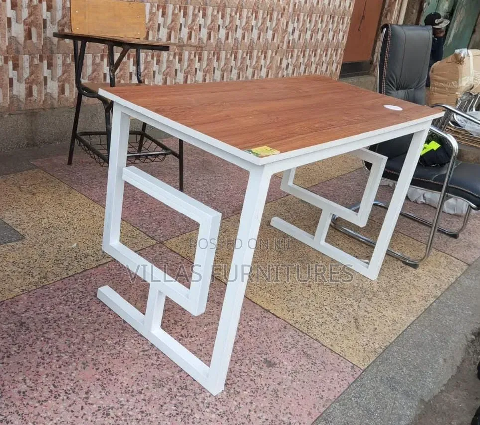 Well Furnished Metallic Study Table