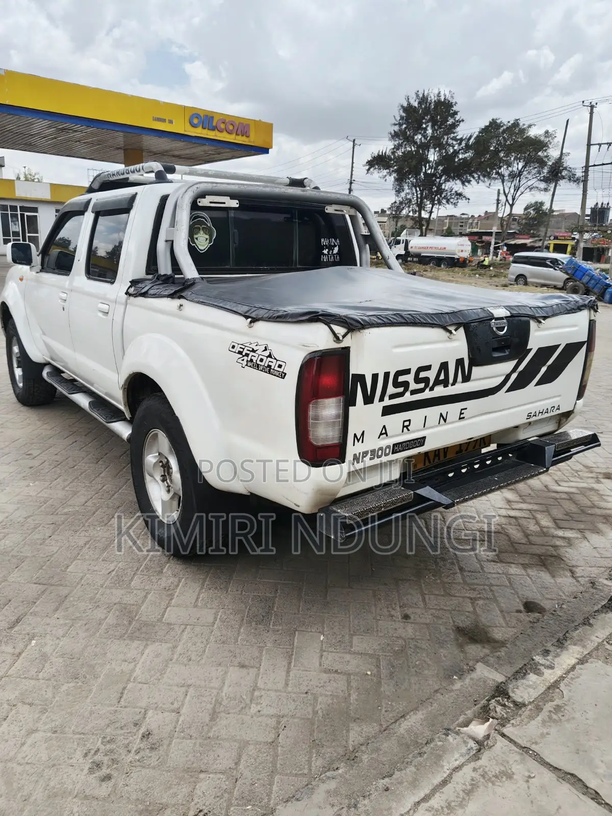 Nissan Hardbody 2006 White