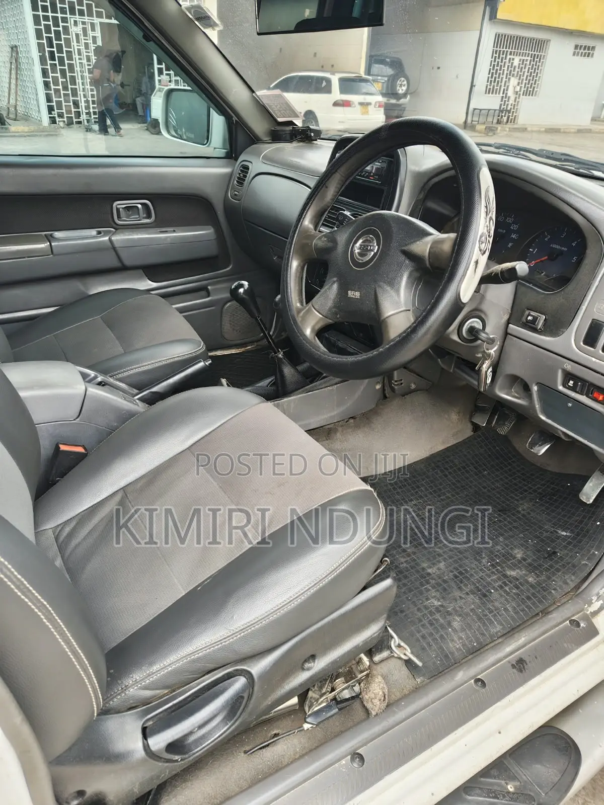 Nissan Hardbody 2006 White