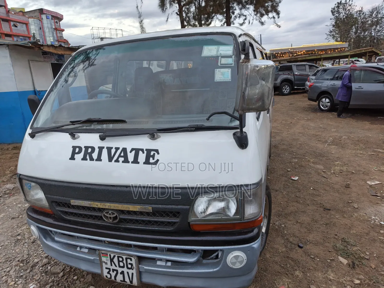 Toyota HiAce 2003 White