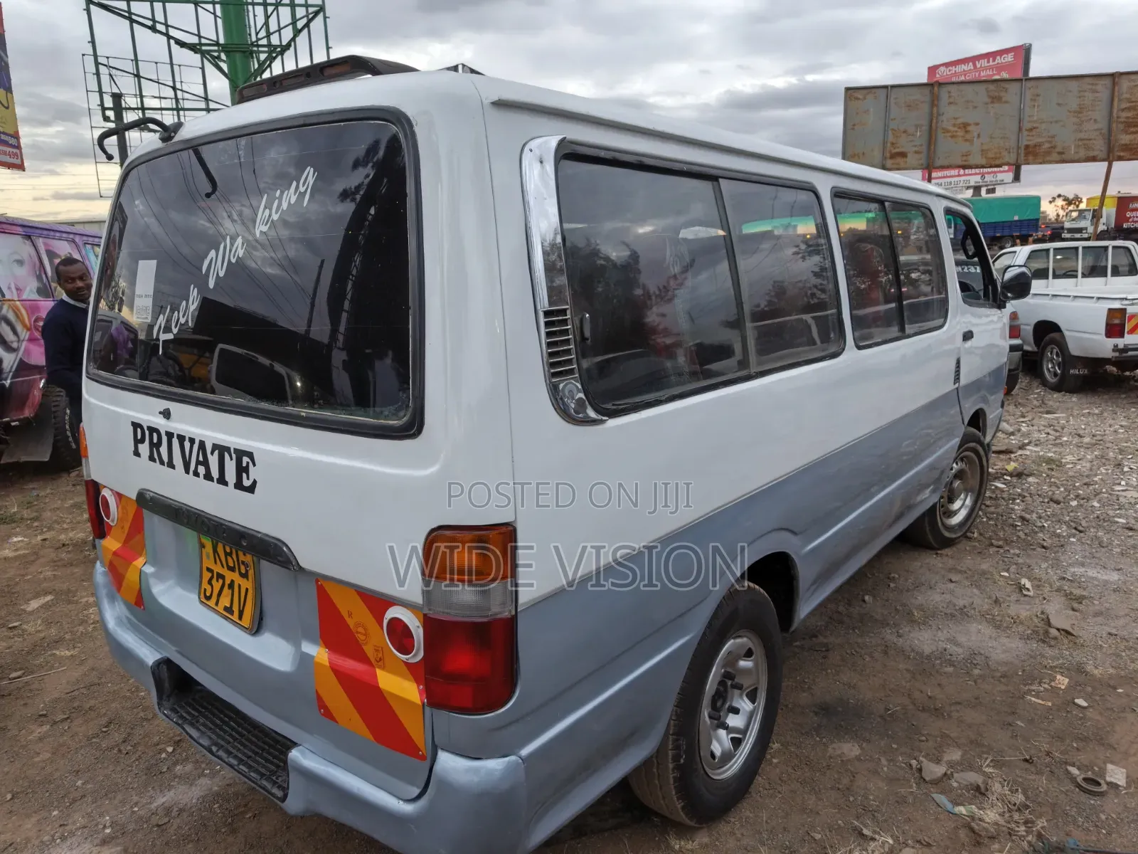 Toyota HiAce 2003 White
