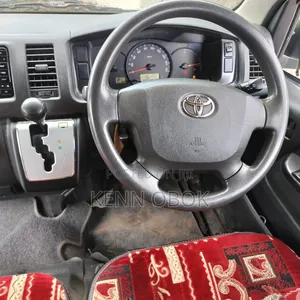 Toyota HiAce 2017 Green