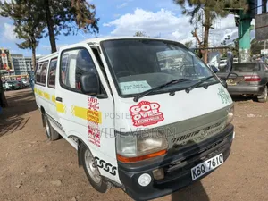 Toyota HiAce 2004 White