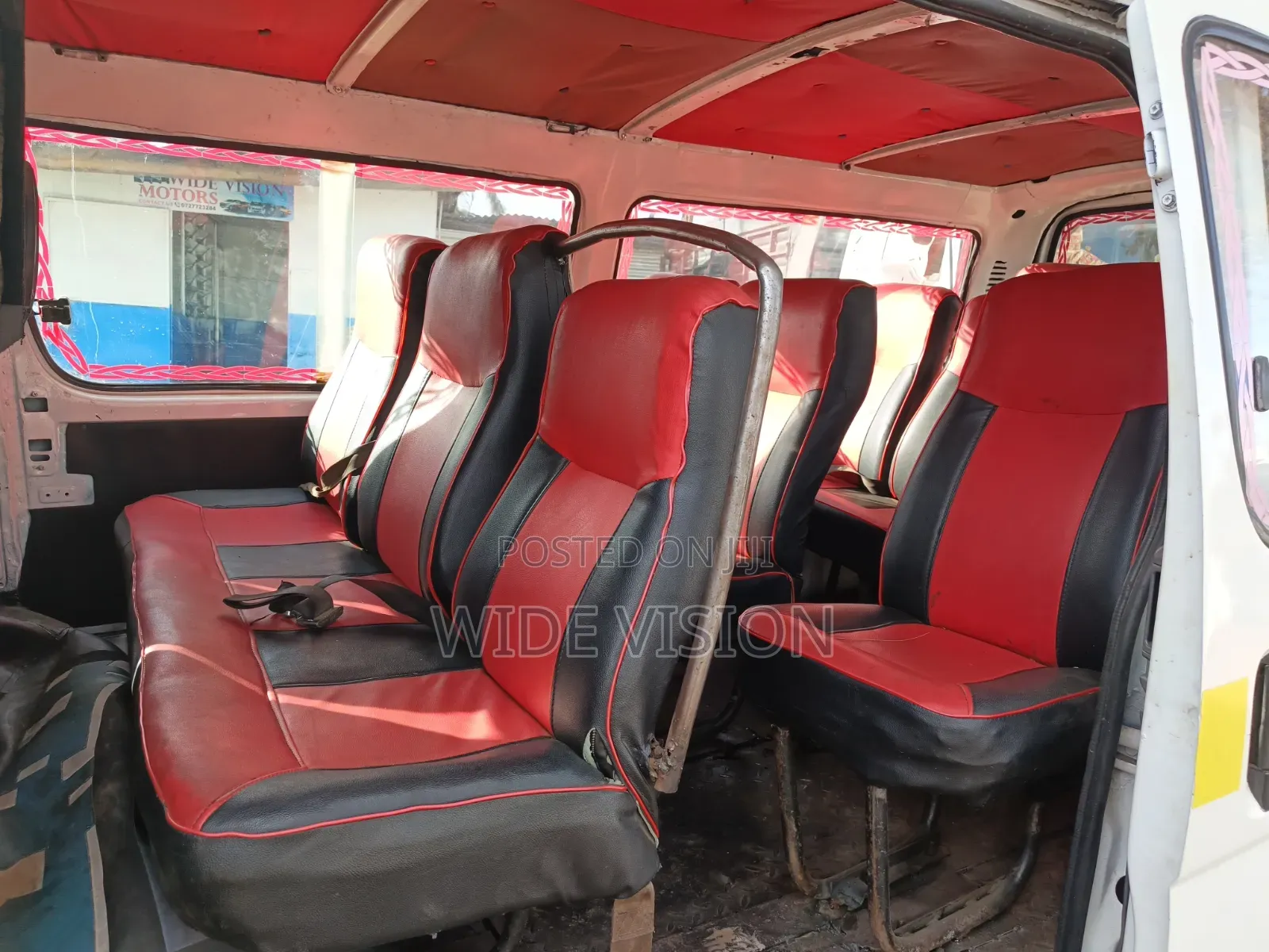Toyota HiAce 2004 White