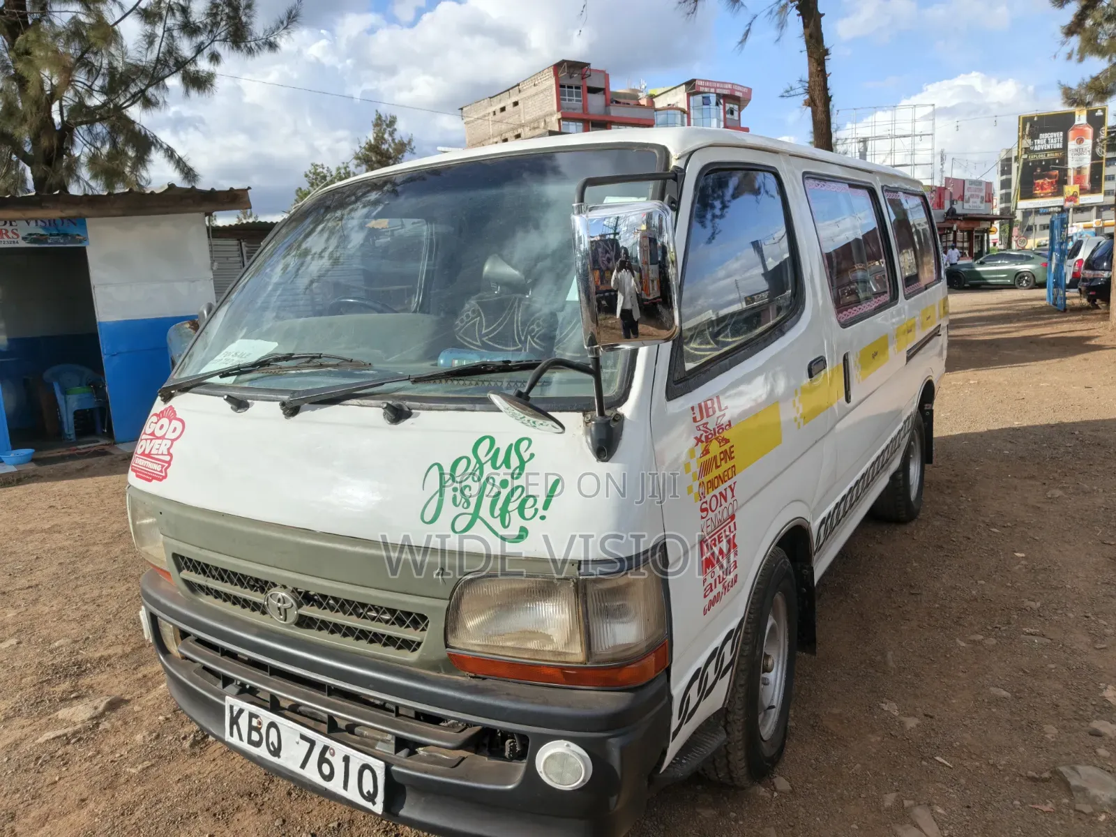 Toyota HiAce 2004 White
