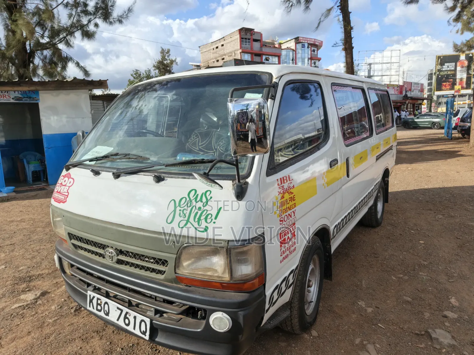 Toyota HiAce 2004 White