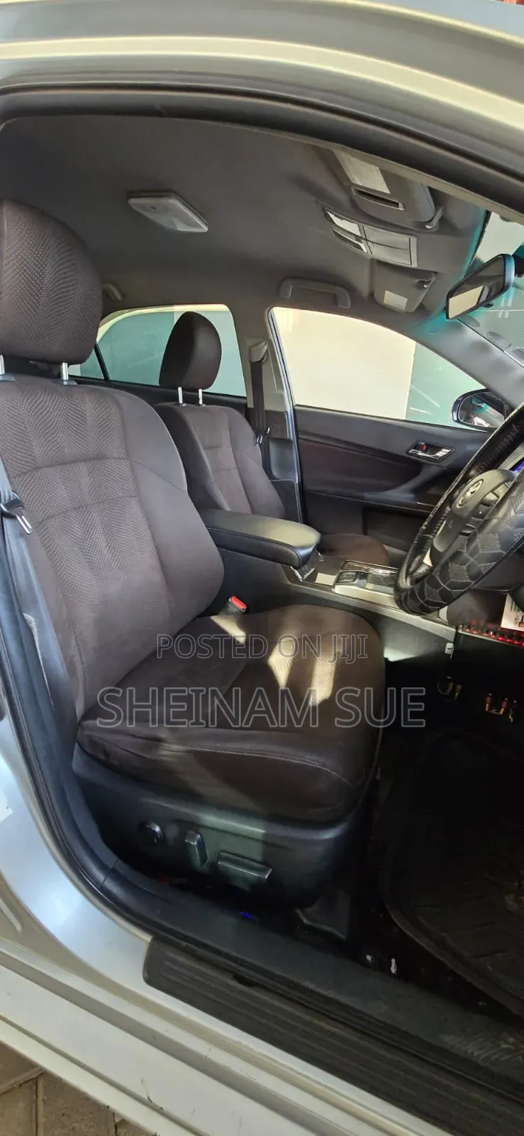 Toyota Mark X 2.5 AWD 2013 Silver