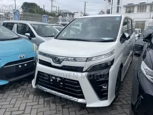 Toyota Voxy V 2WD 7-Seater 2020 White