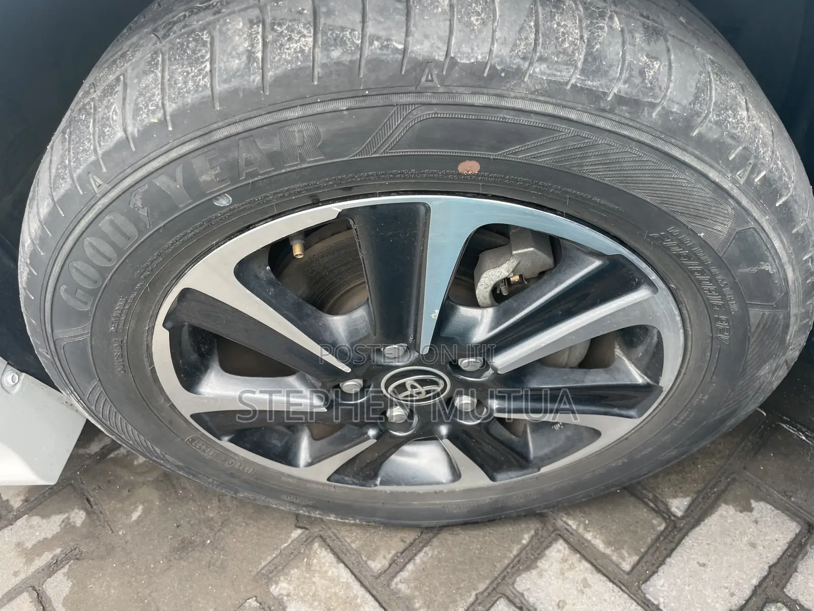 Toyota Voxy V 2WD 7-Seater 2020 White