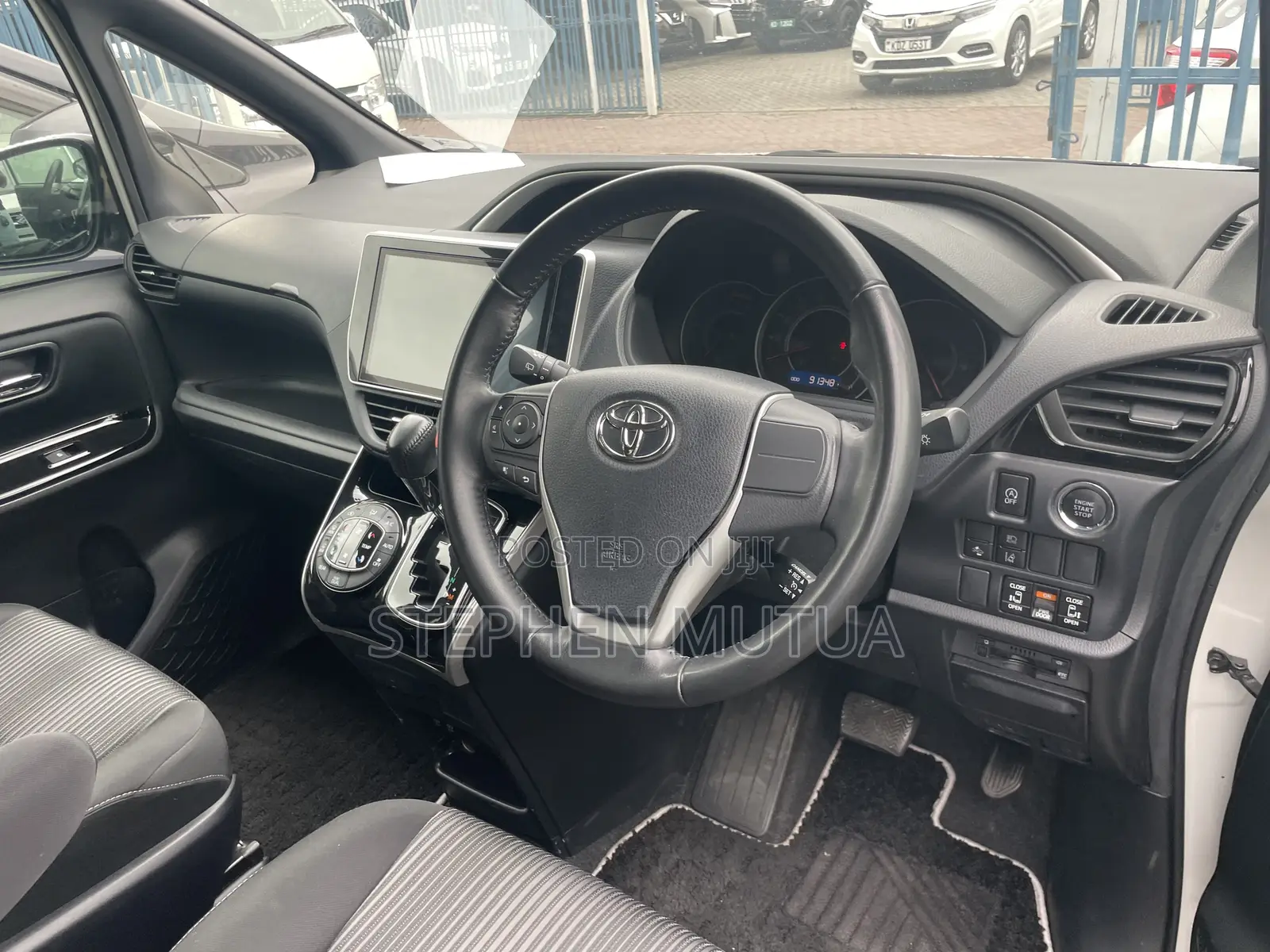 Toyota Voxy V 2WD 7-Seater 2020 White
