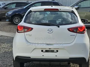Mazda 2 2021 Pearl