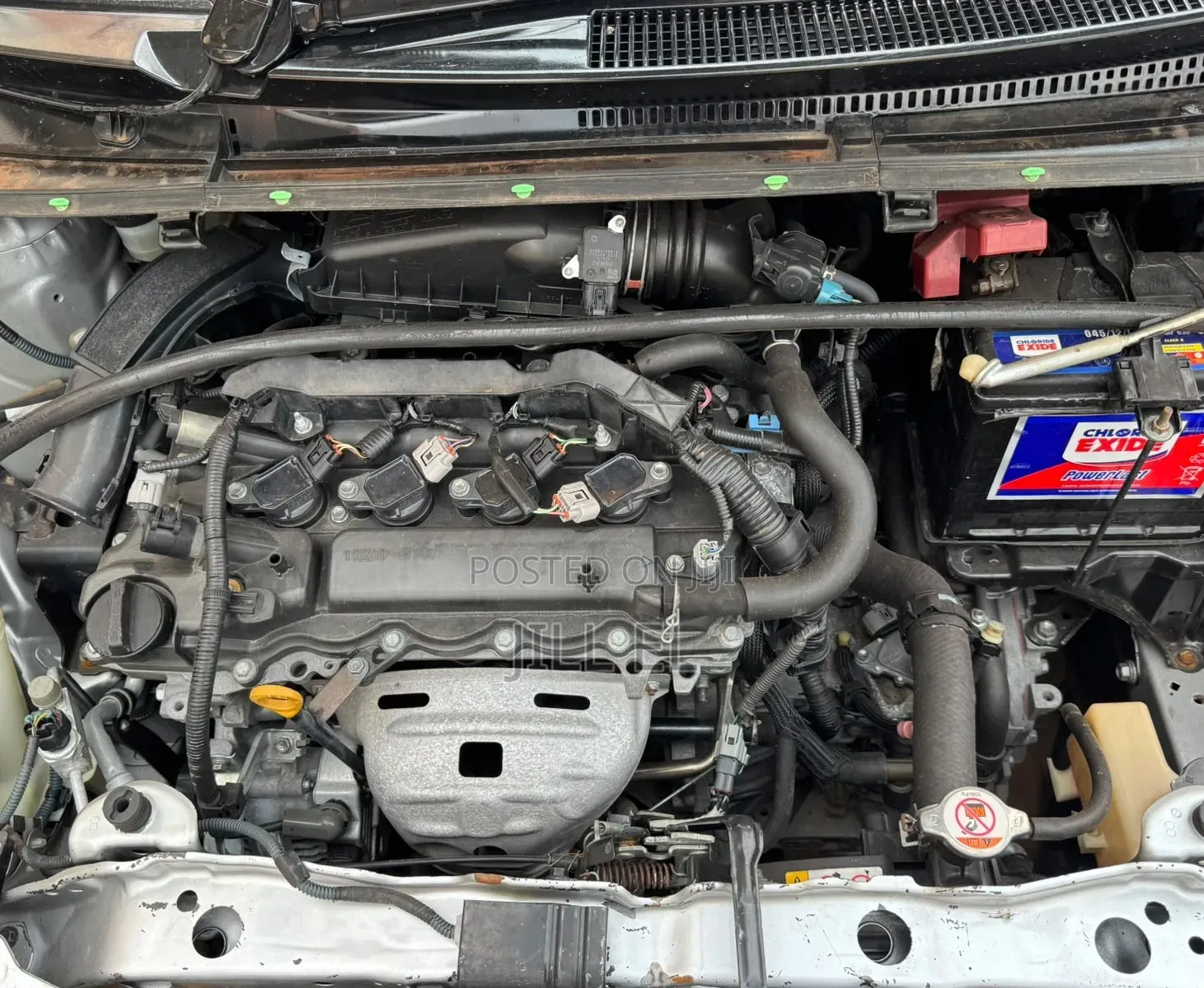 Toyota Vitz 2013 Silver