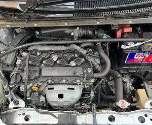 Toyota Vitz 2013 Silver