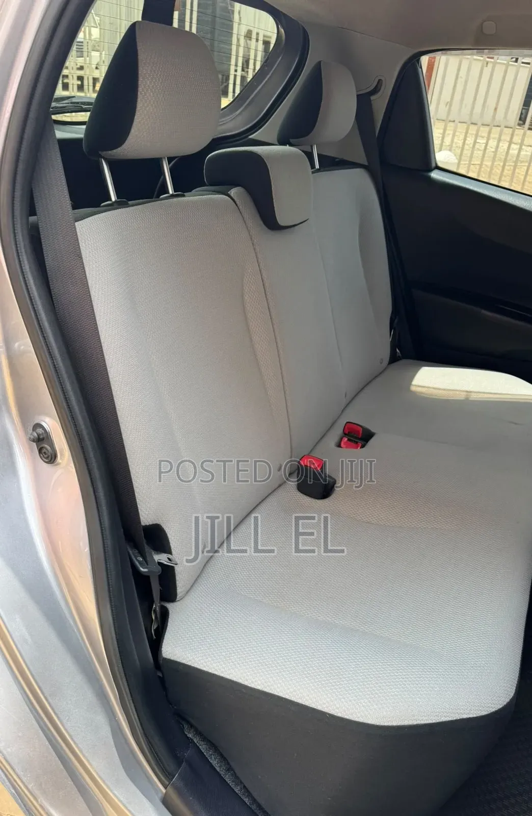 Toyota Vitz 2013 Silver