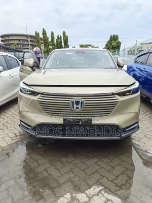 Honda Vezel 2021 Gold
