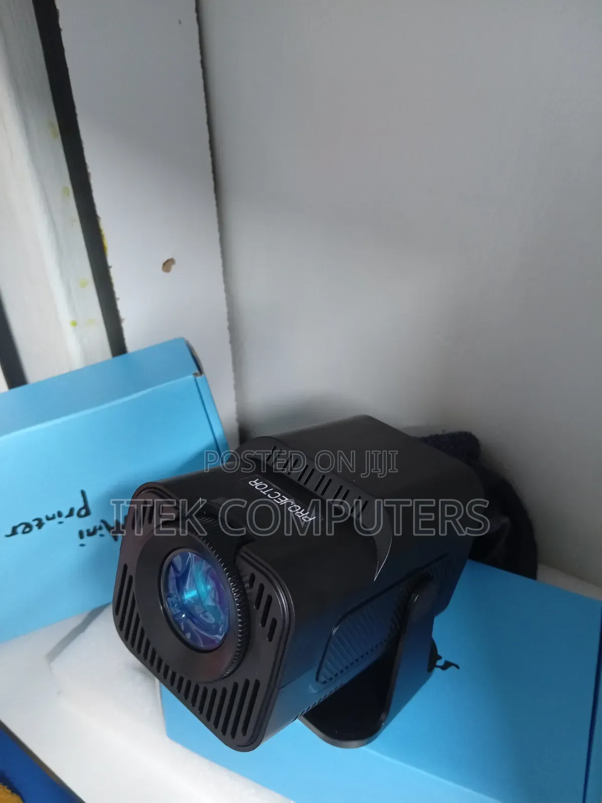 HY320 Mini Smart Projector for Casual Gaming and Group Fun