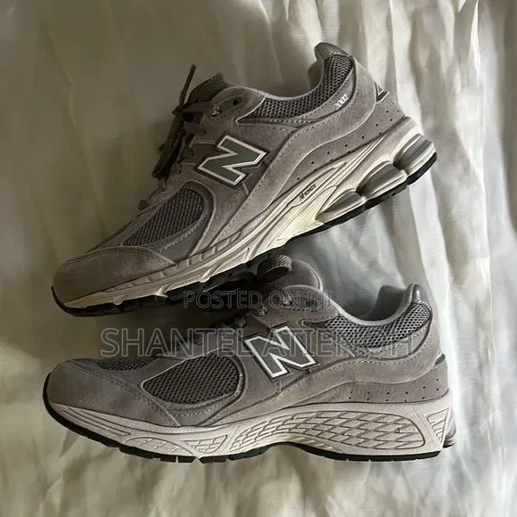 New Balance 2002R