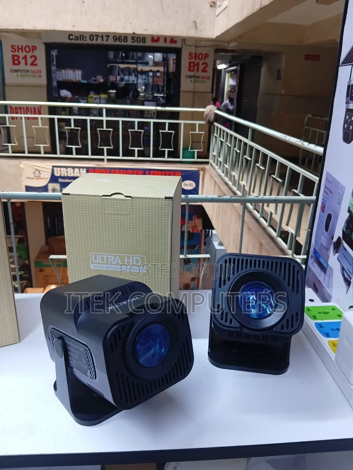 Share Presentations Using the HY320 Mini Smart Android Projecto
