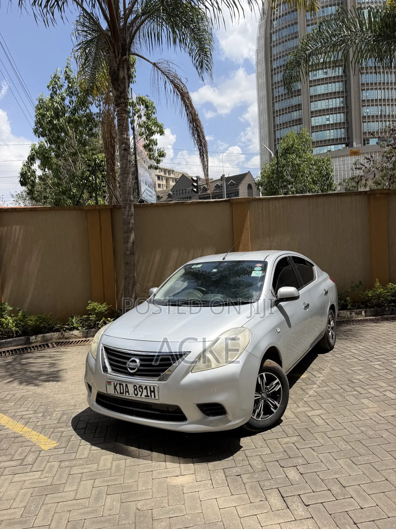 Nissan Latio 1.2 2013 Silver
