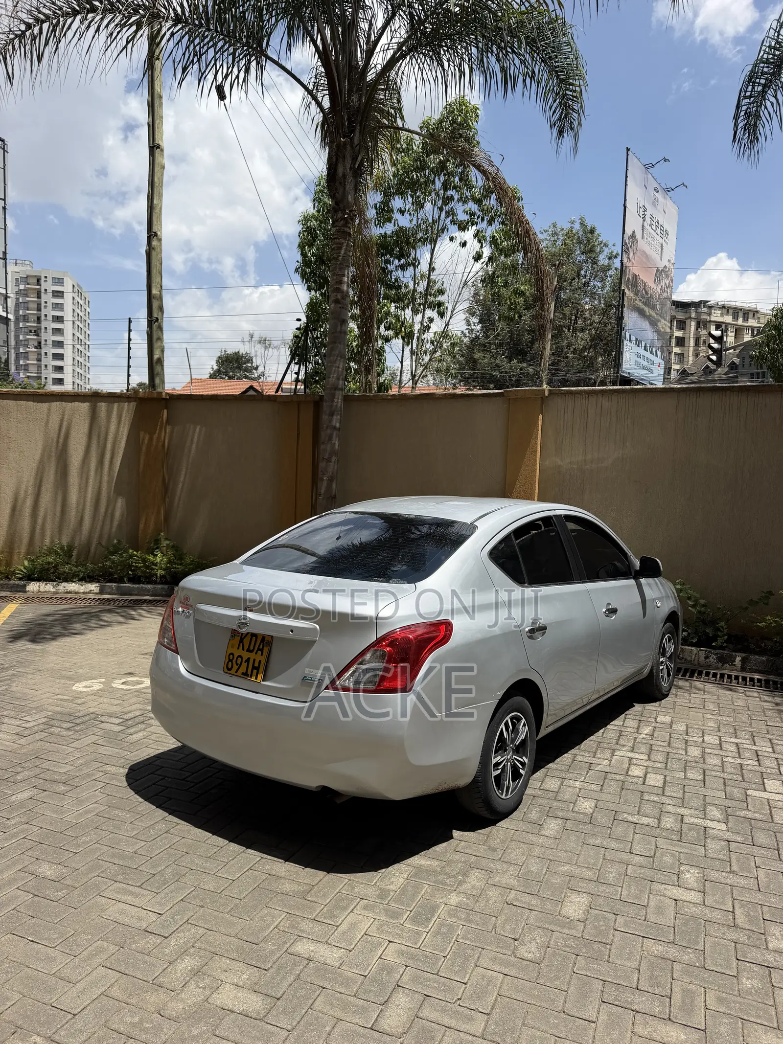Nissan Latio 1.2 2013 Silver