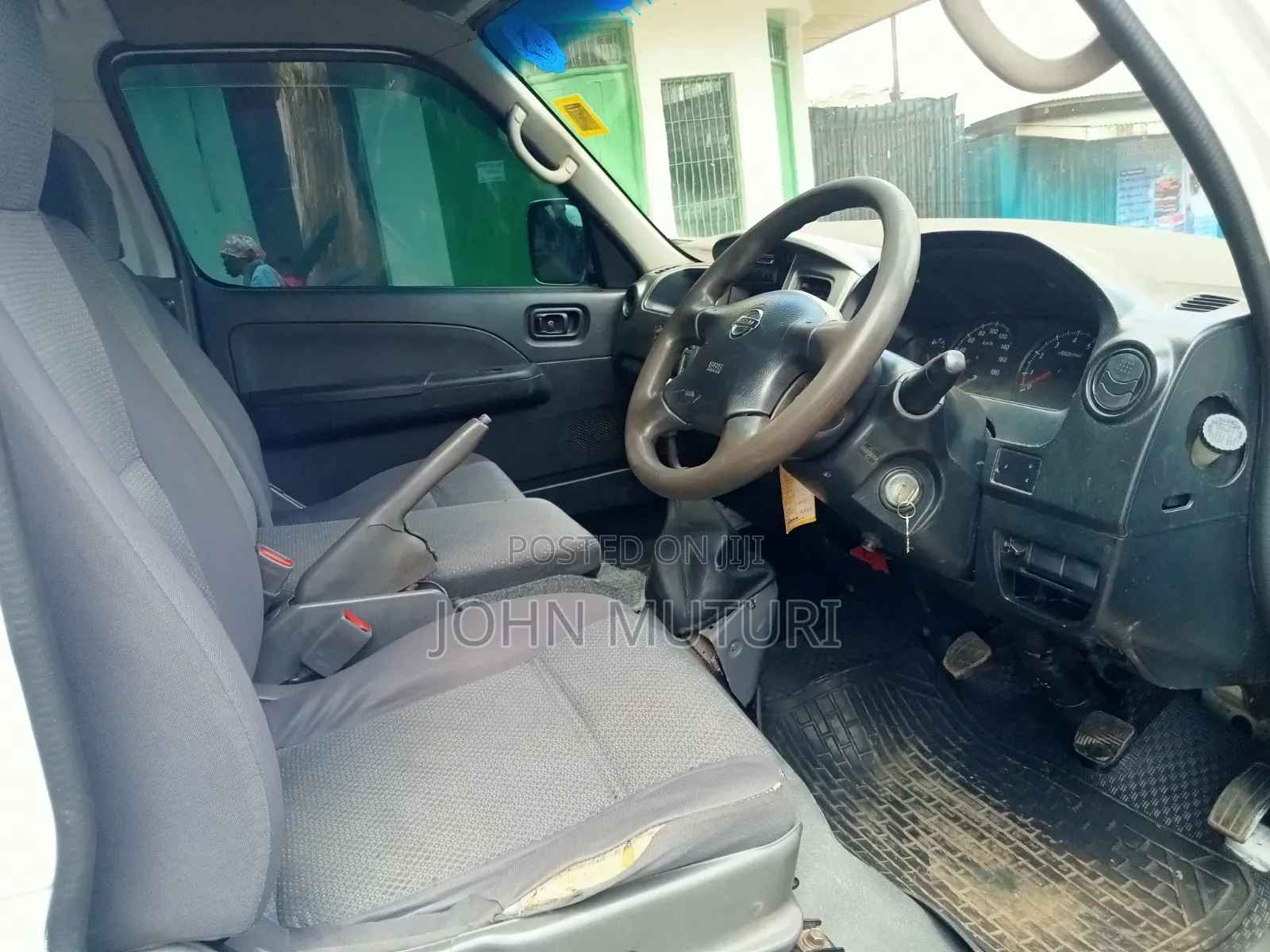 Nissan Caravan (Urvan) 2010 White