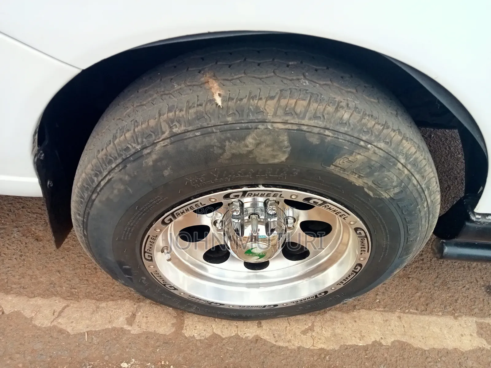 Nissan Caravan (Urvan) 2010 White