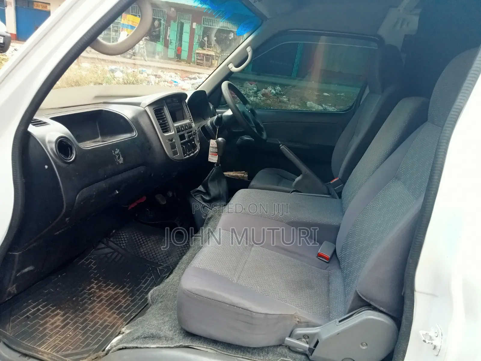 Nissan Caravan (Urvan) 2010 White