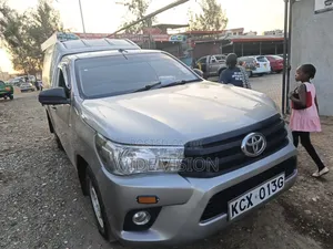 Toyota Hilux 2018 Silver