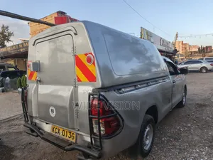 Toyota Hilux 2018 Silver