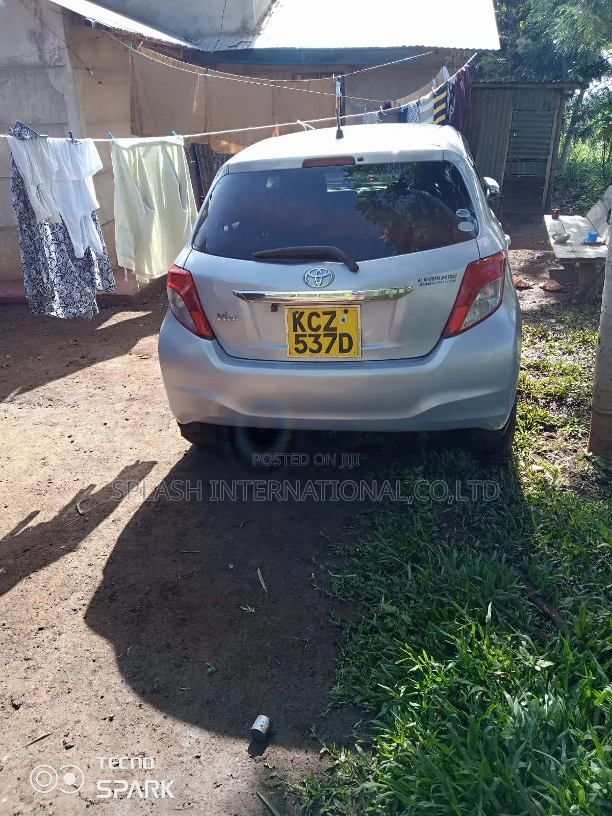 Toyota Vitz 2012 Silver