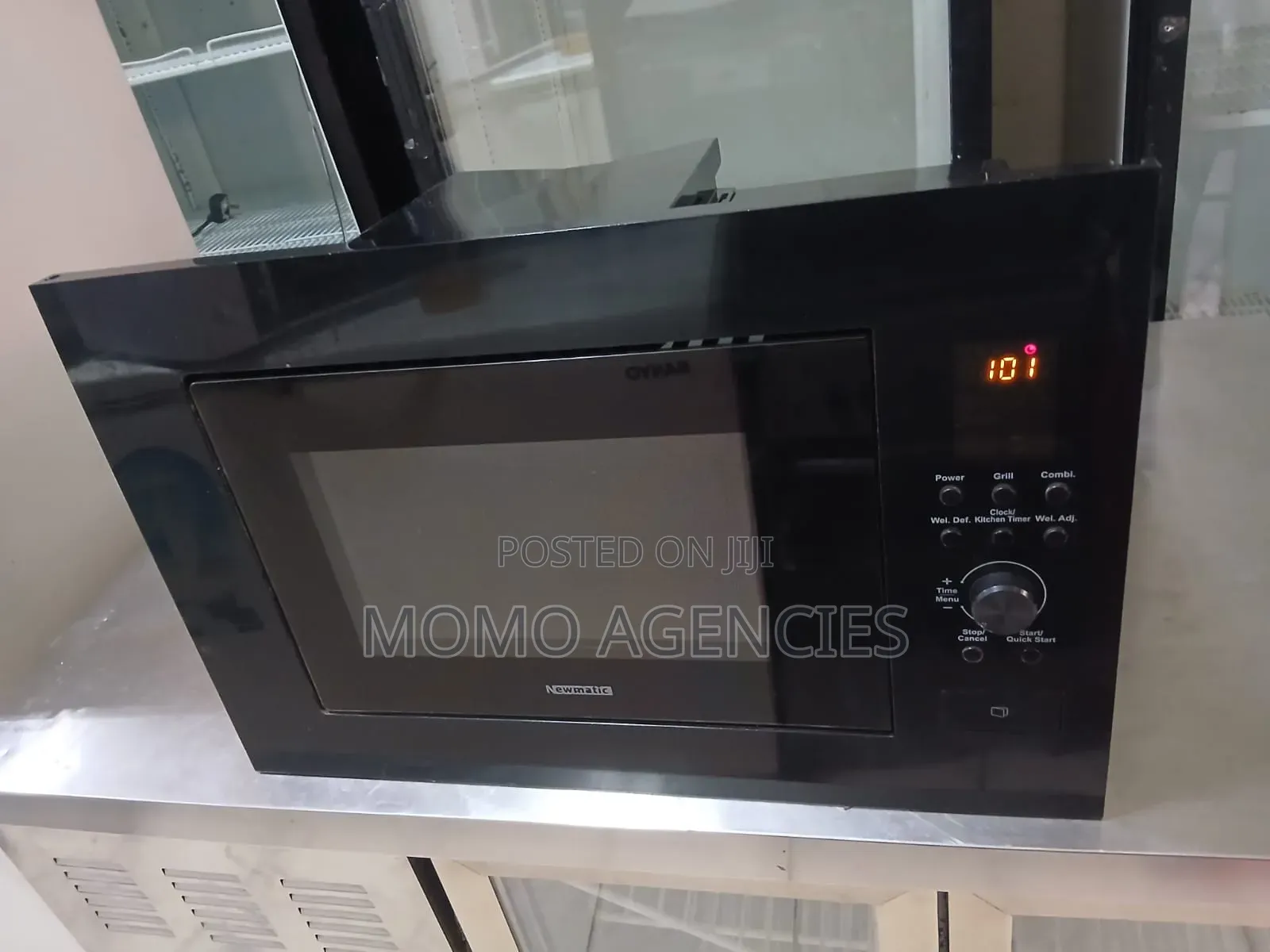 Newmatic Built in Microwave 23l &Grill