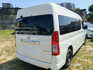 Toyota HiAce 2020 White