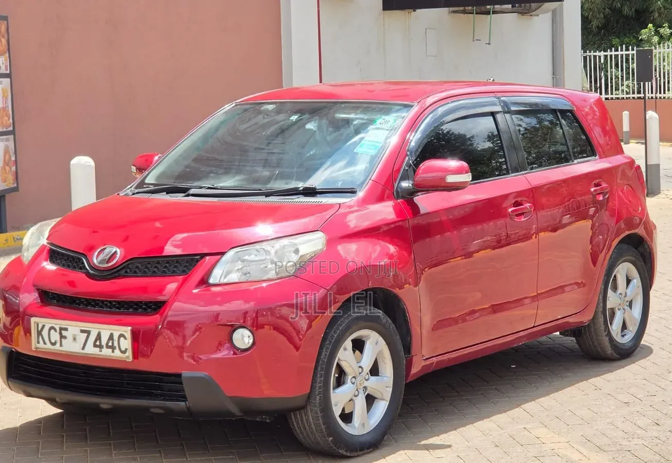 Toyota IST 2008 Red