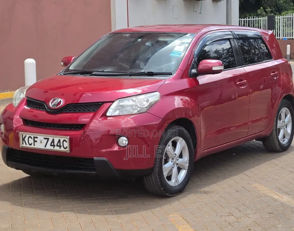 Toyota IST 2008 Red
