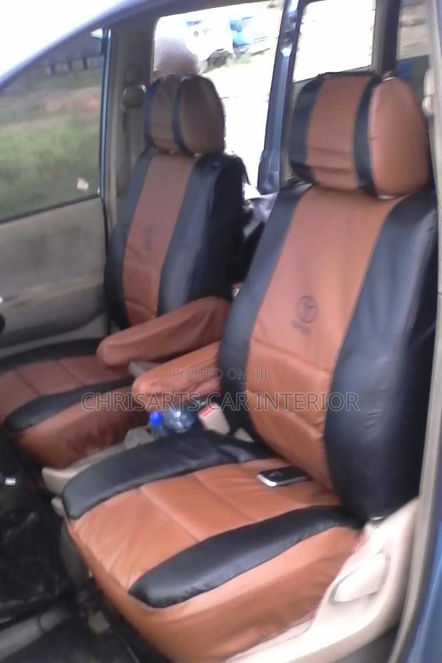 Toyota Isis - thumbnail 2