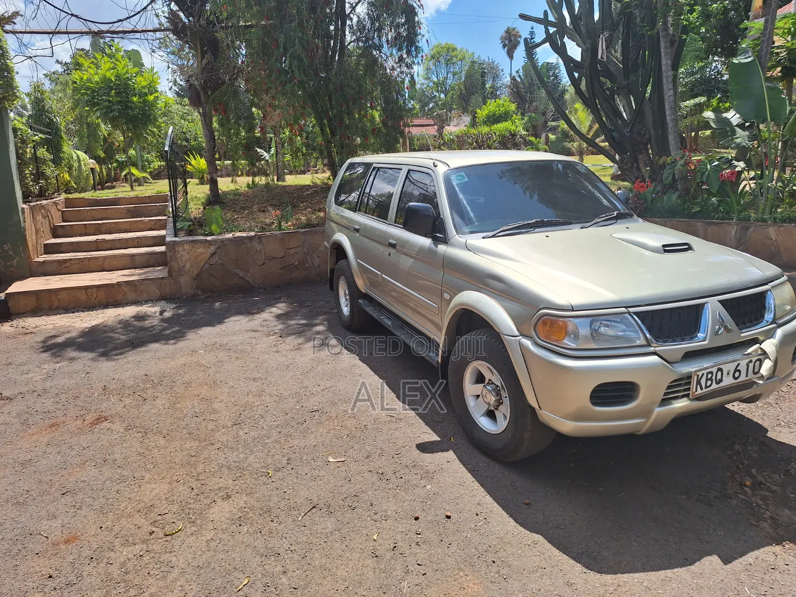 Mitsubishi Pajero 2011 Beige