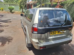 Mitsubishi Pajero 2011 Beige