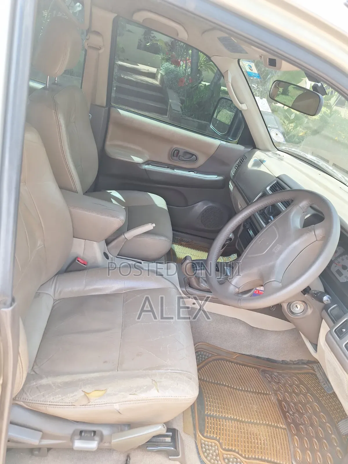 Mitsubishi Pajero 2011 Beige