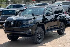 Toyota Land Cruiser Prado 2.7 2023 Black