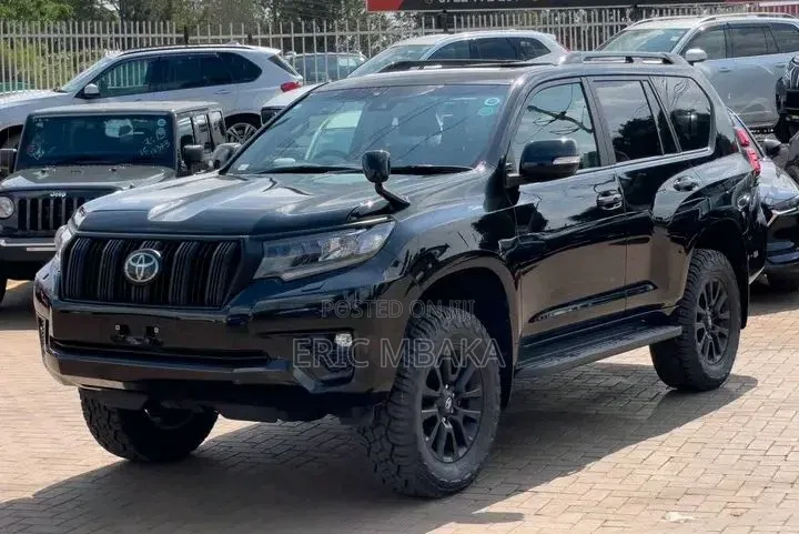 Toyota Land Cruiser Prado 2.7 2023 Black