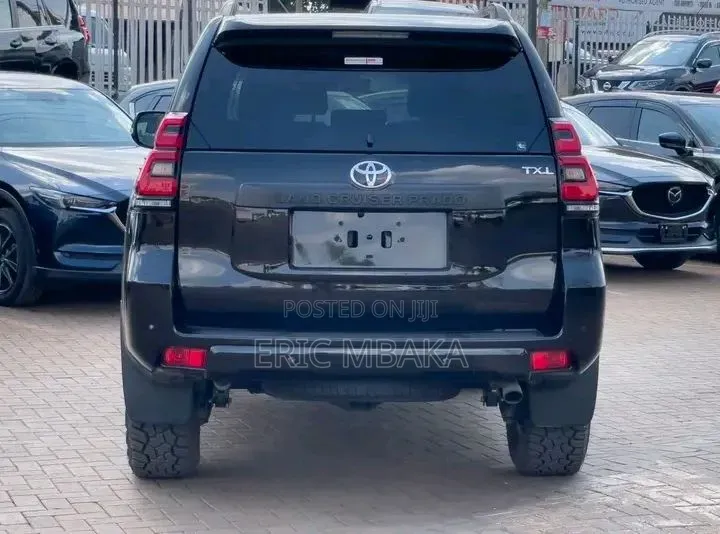 Toyota Land Cruiser Prado 2.7 2023 Black