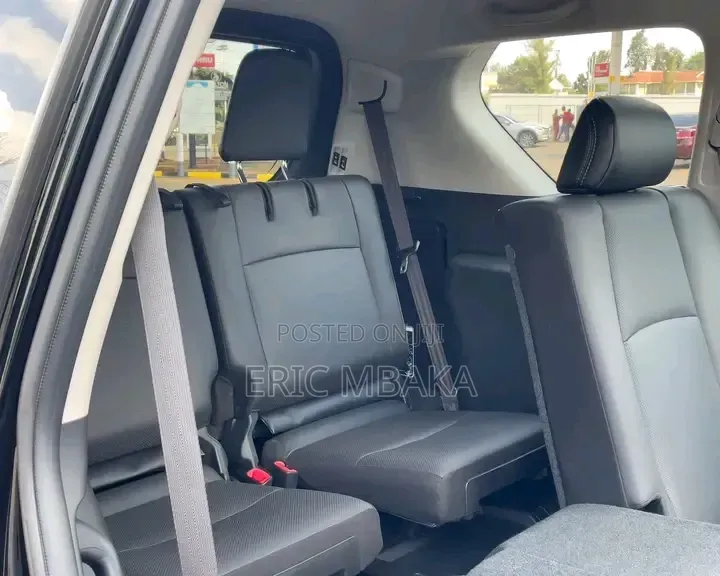 Toyota Land Cruiser Prado 2.7 2023 Black