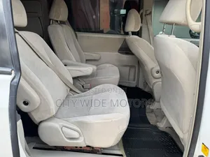 Toyota Noah 2011 White