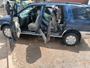 Mitsubishi Chariot 1997 Blue