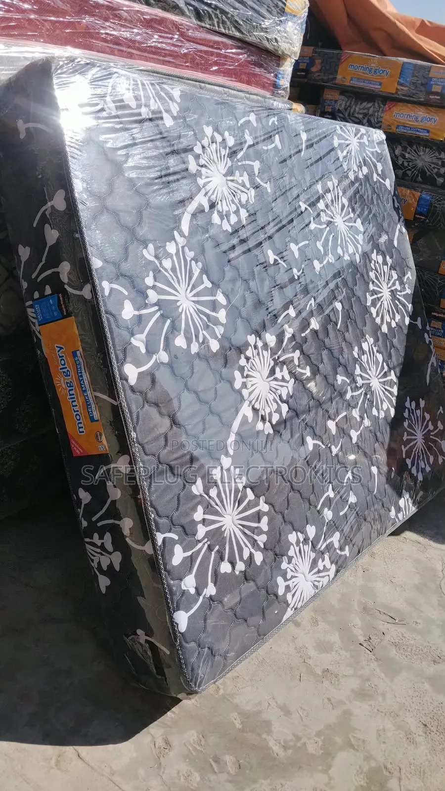 Generic Medium Density Plain Mattress 3.5*6 - 6 Inches [3]