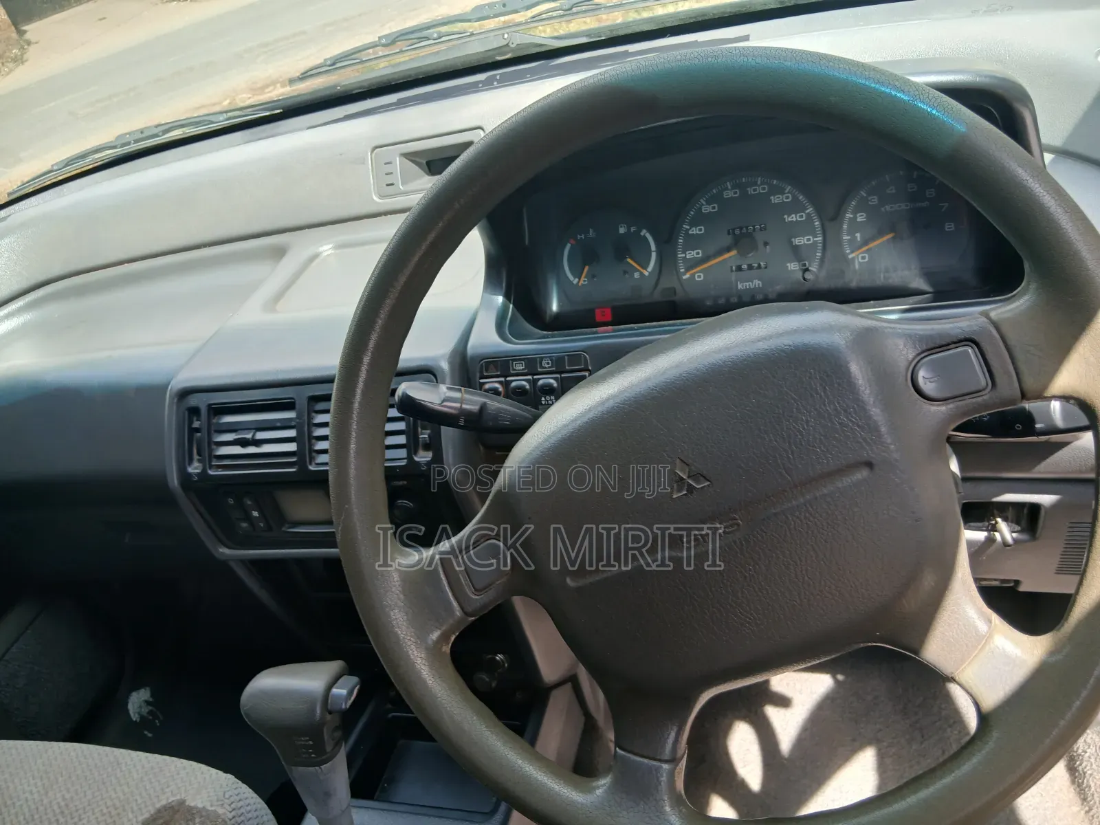 Mitsubishi Chariot 1997 Blue