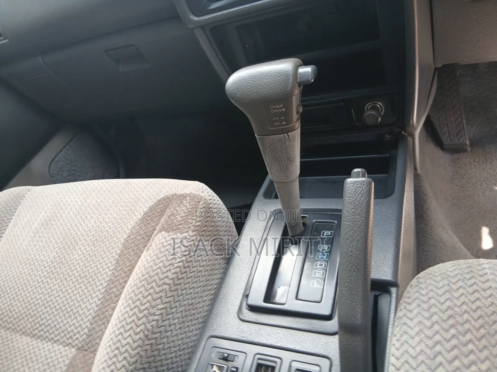 Mitsubishi Chariot 1997 Blue