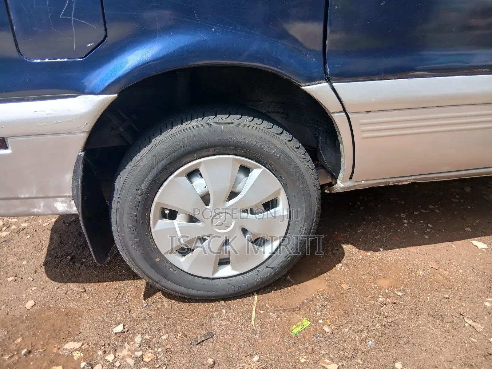 Mitsubishi Chariot 1997 Blue