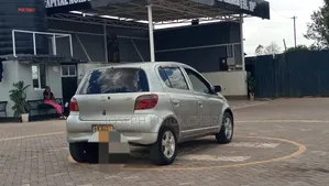 Toyota Vitz 2003 Gray